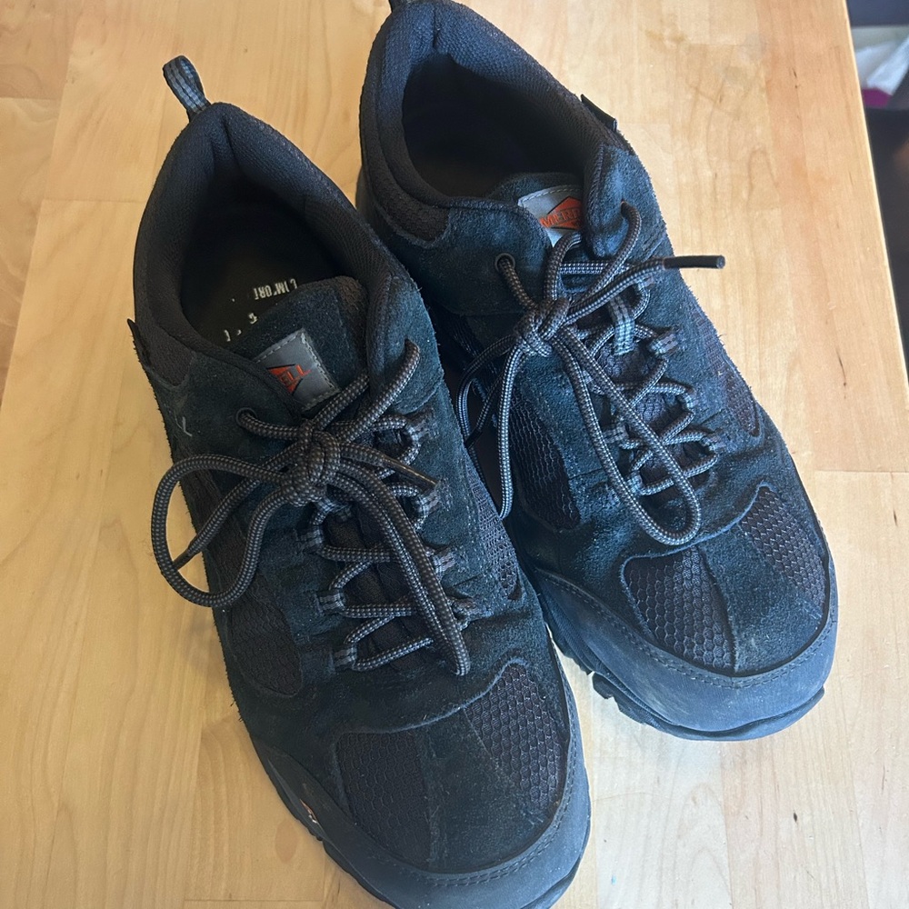 Merrell safety toe shoes